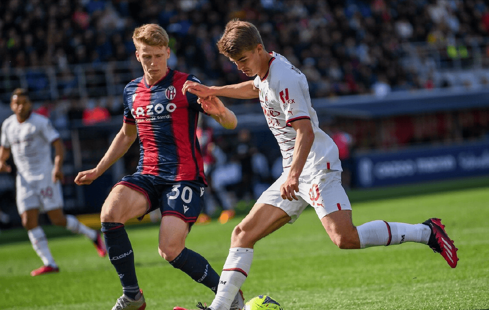 AC米兰迎意甲关键赛;冲刺阶段篮板制胜;媒体盛赞;高层口径保持一致 AC米兰迎意甲关键赛;冲刺阶段篮板制胜;媒体盛赞;高层口径保持一致